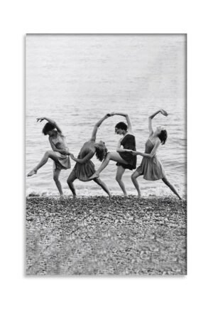 Wall Painting Girl Dancing on The Beach Retro Beach Poster Black And White Fun Home Decor Gift Idea Poster Decorative Painting Canvas Wall Art Living Room Posters Bedroom...